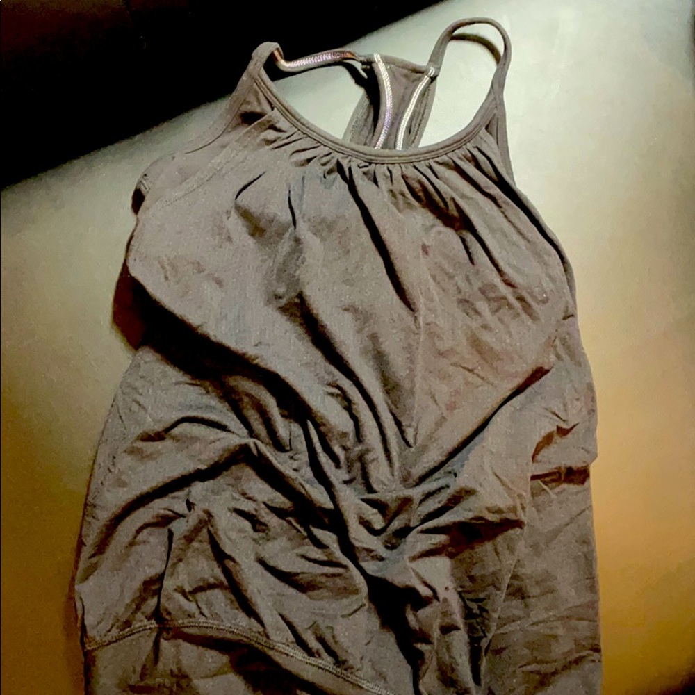 lululemon black tank top size 6!